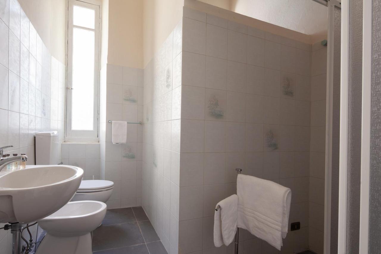 Rent Rooms La Spezia Luaran gambar